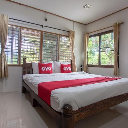 Oyo 909 Guiding Star Resort Chiang Mai Extérieur photo