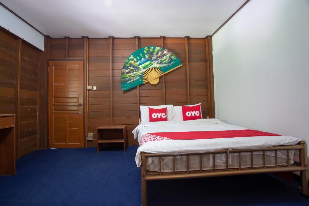 Oyo 909 Guiding Star Resort Chiang Mai Extérieur photo