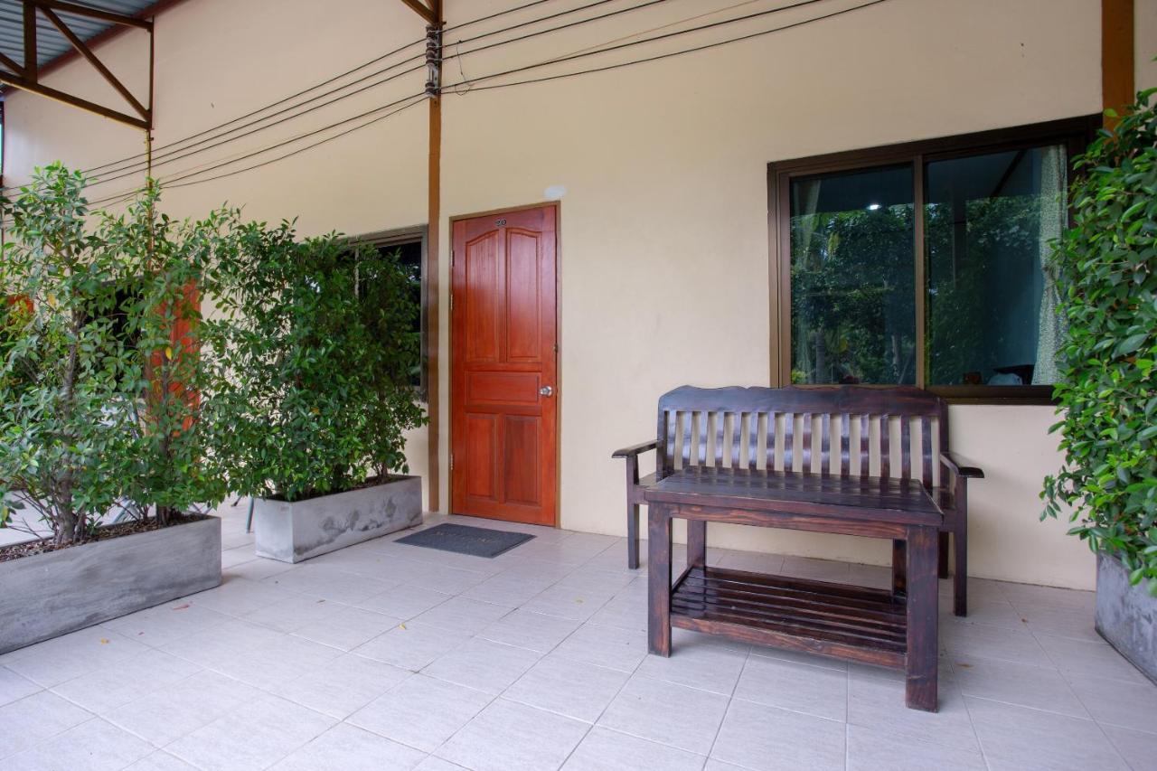 Oyo 909 Guiding Star Resort Chiang Mai Extérieur photo