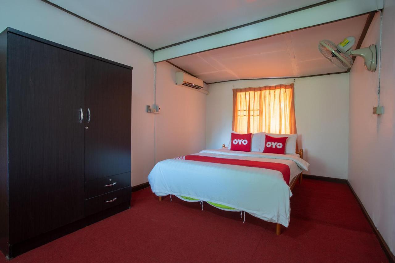 Oyo 909 Guiding Star Resort Chiang Mai Extérieur photo