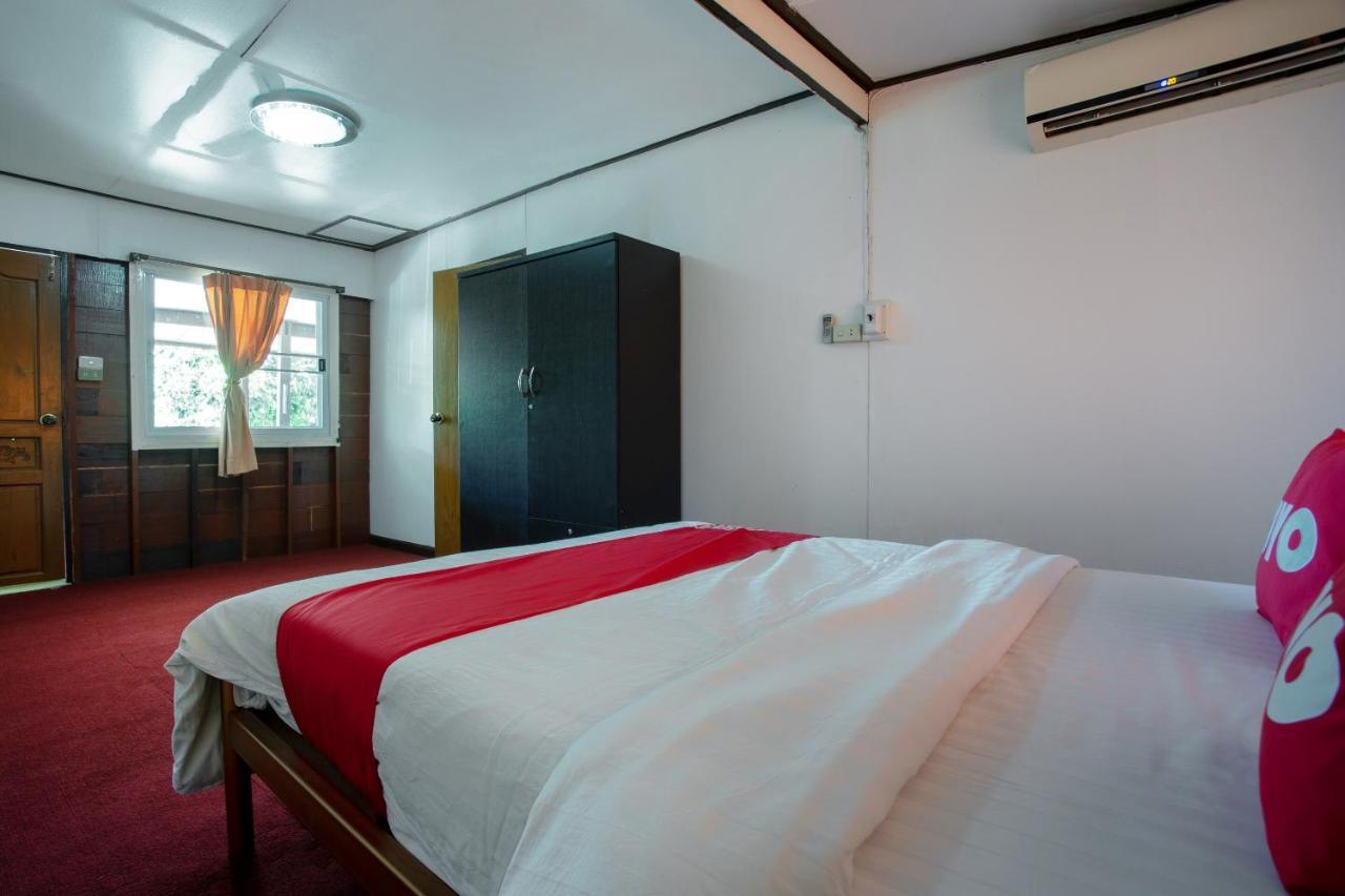 Oyo 909 Guiding Star Resort Chiang Mai Extérieur photo