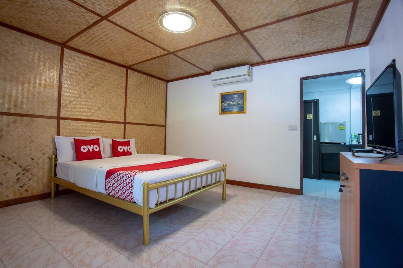 Oyo 909 Guiding Star Resort Chiang Mai Extérieur photo