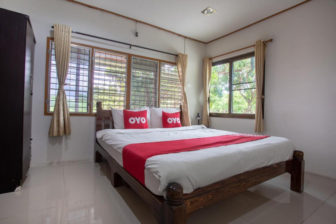 Oyo 909 Guiding Star Resort Chiang Mai Extérieur photo