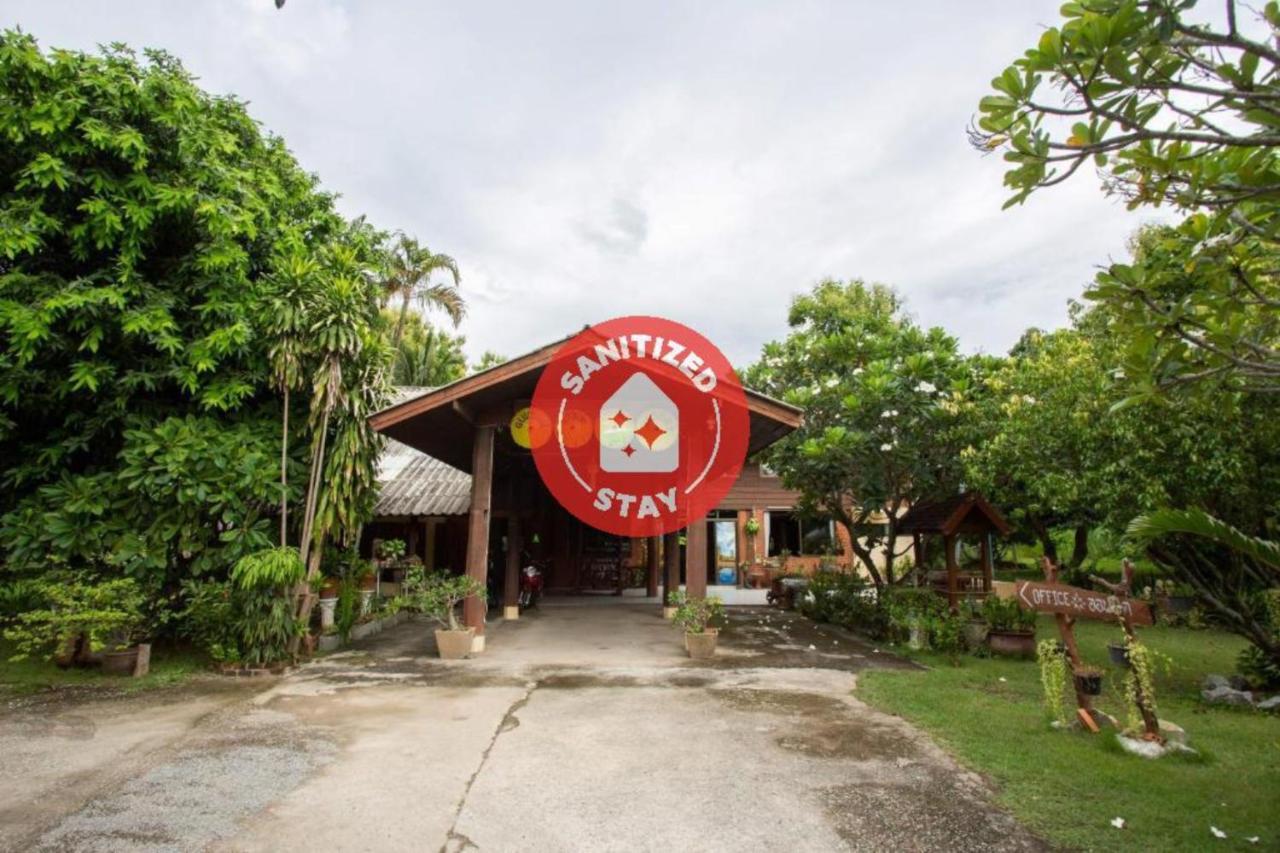 Oyo 909 Guiding Star Resort Chiang Mai Extérieur photo