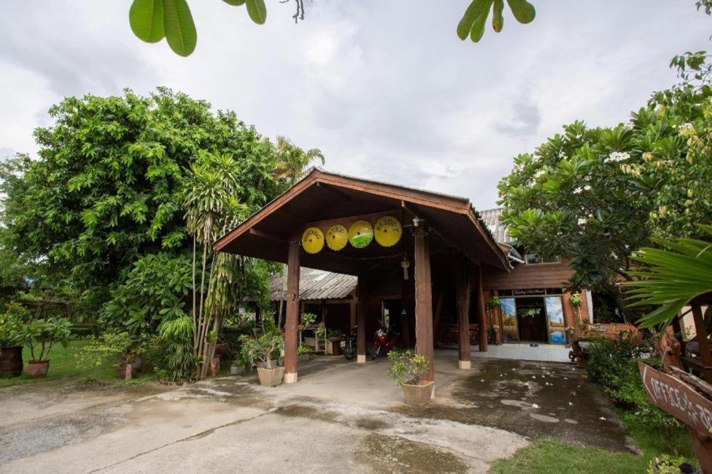 Oyo 909 Guiding Star Resort Chiang Mai Extérieur photo