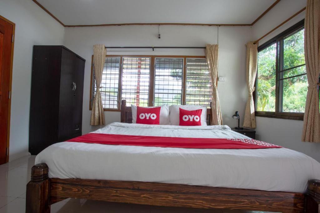 Oyo 909 Guiding Star Resort Chiang Mai Extérieur photo