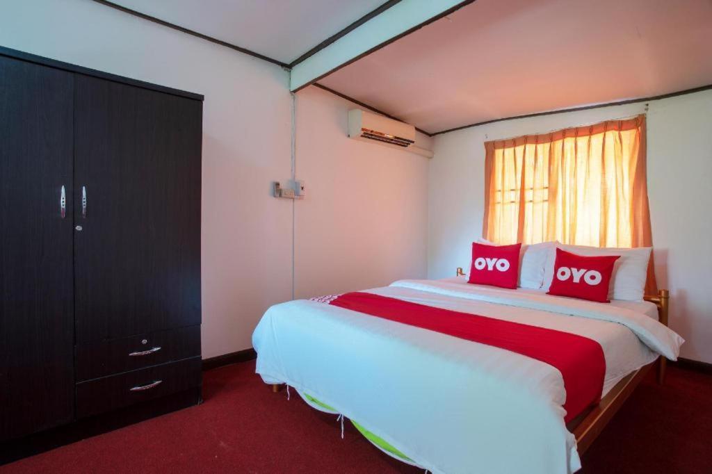 Oyo 909 Guiding Star Resort Chiang Mai Extérieur photo