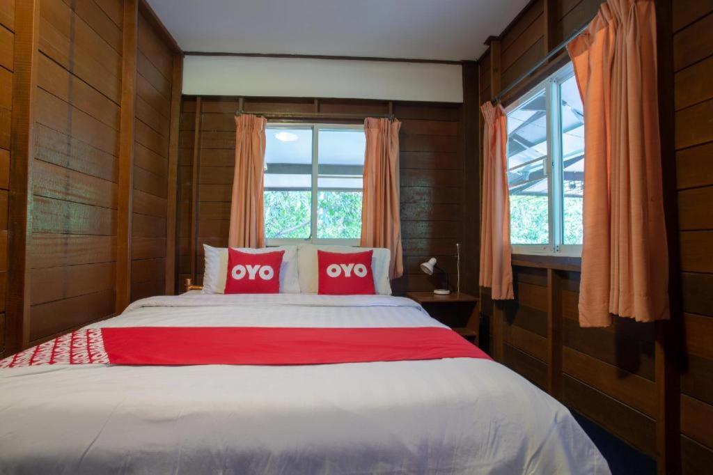 Oyo 909 Guiding Star Resort Chiang Mai Extérieur photo