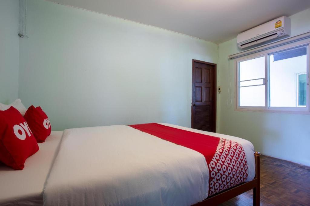 Oyo 909 Guiding Star Resort Chiang Mai Extérieur photo