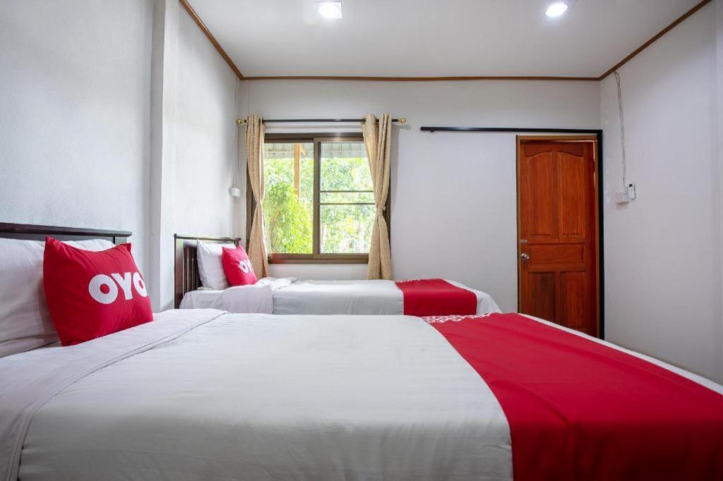 Oyo 909 Guiding Star Resort Chiang Mai Extérieur photo