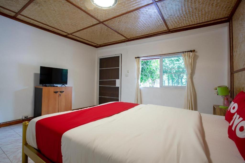 Oyo 909 Guiding Star Resort Chiang Mai Extérieur photo