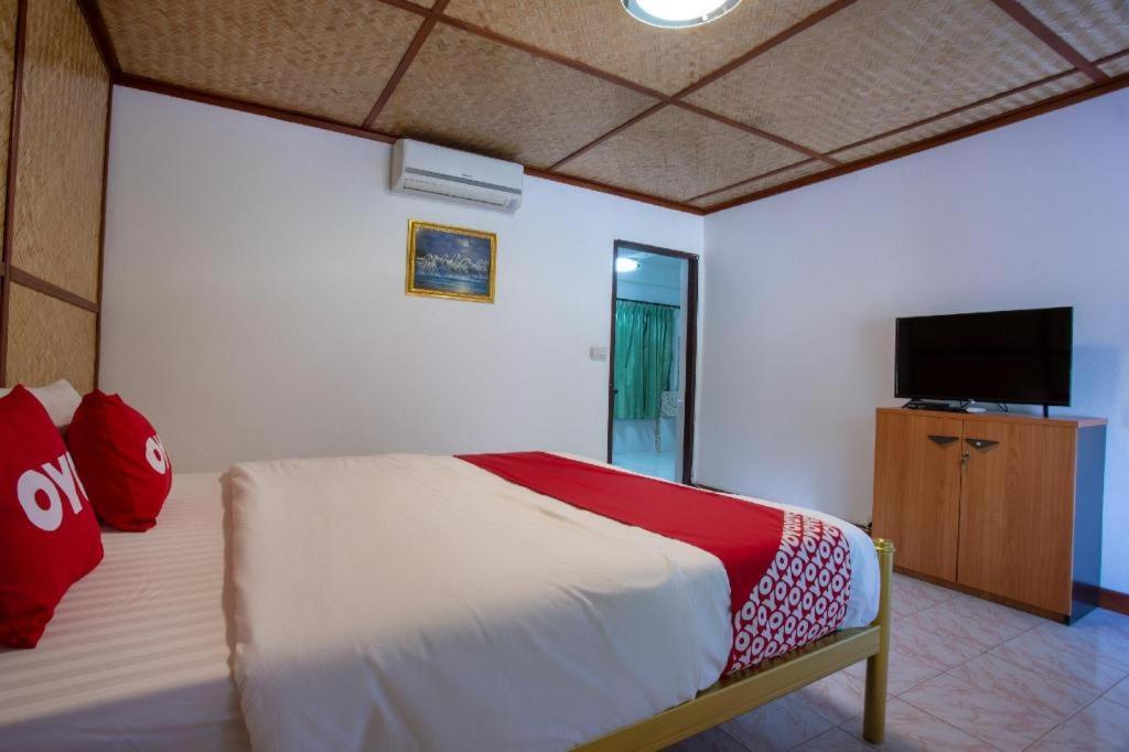 Oyo 909 Guiding Star Resort Chiang Mai Extérieur photo
