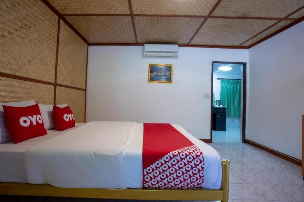 Oyo 909 Guiding Star Resort Chiang Mai Extérieur photo